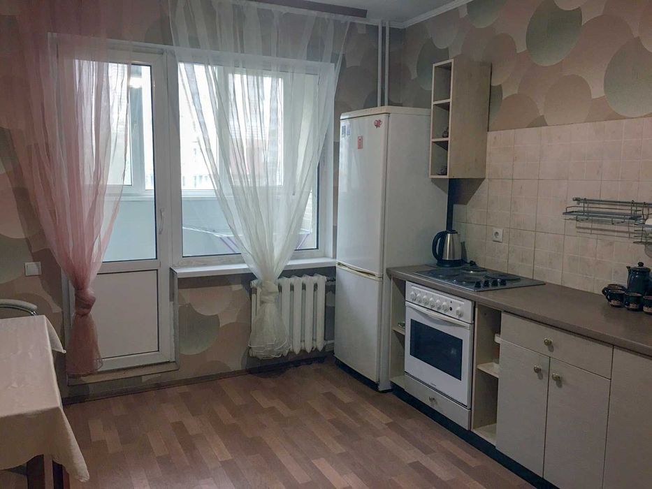 Здається в оренду простора 1-к.кв на Позняках (Ахматової,28)