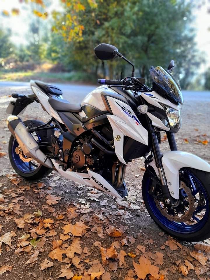 suzuki gsxs 750  não a muito a dizer