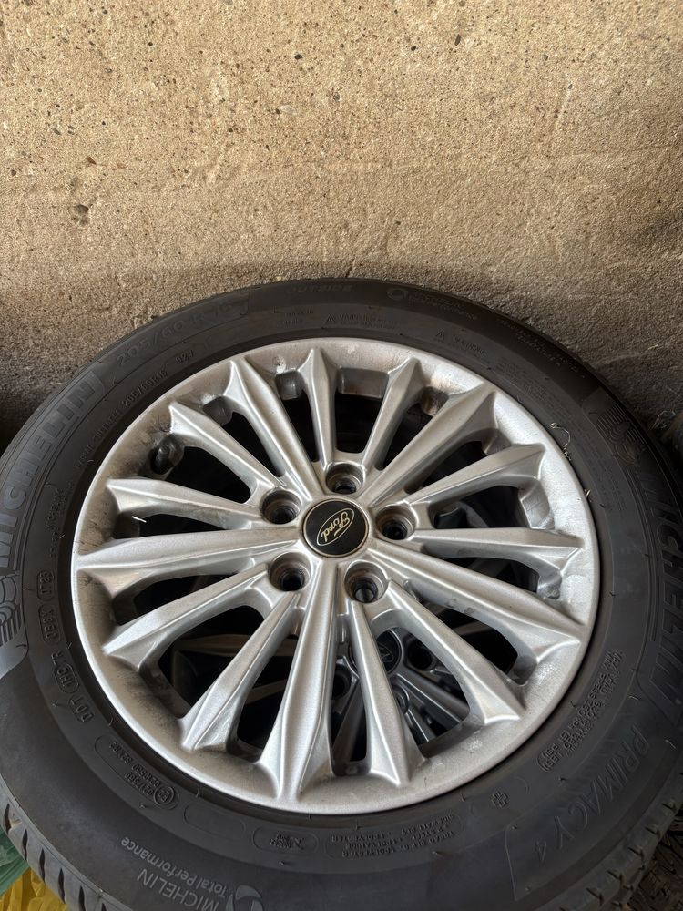 Opony Michelin r16