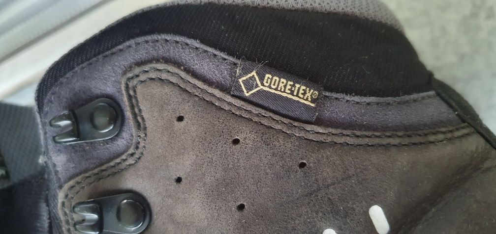 HAGLOFS buty trekkingowe Gore tex  męskie rozmiar 40 wkładka 26cm używ