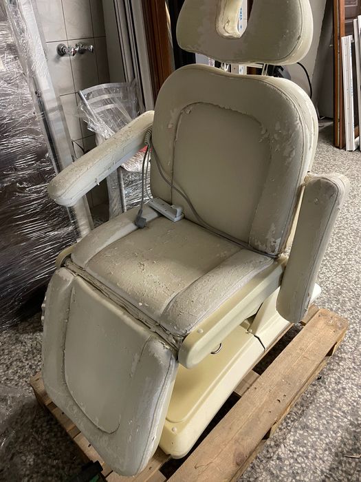 Elektryczny fotel kosmetyczny/zabiegowy