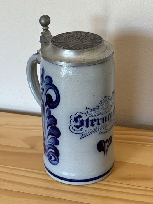 Tradycyjny niemiecki kufel 1L z cynową klapką