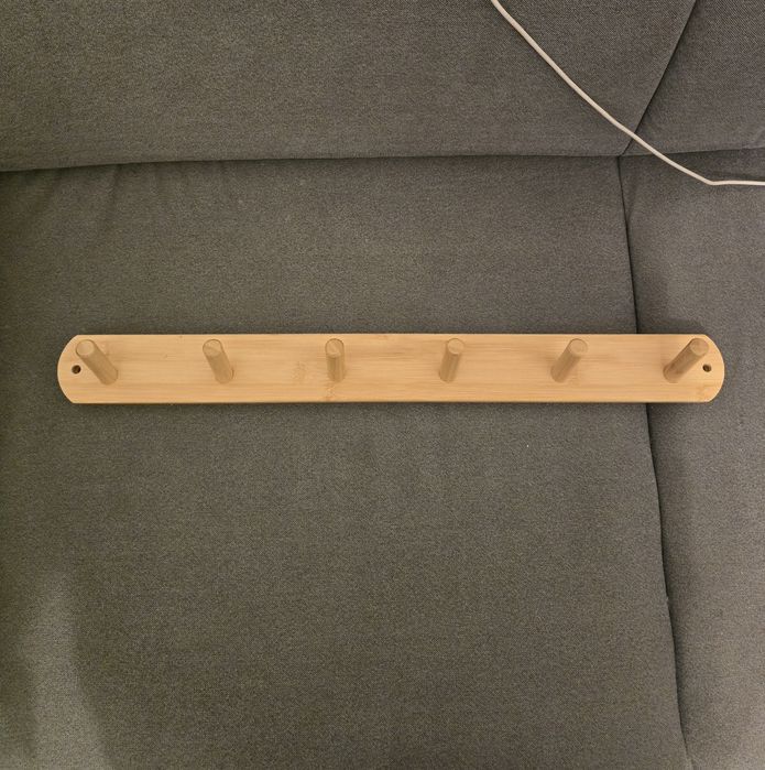 Wieszak na ubrania drewniany