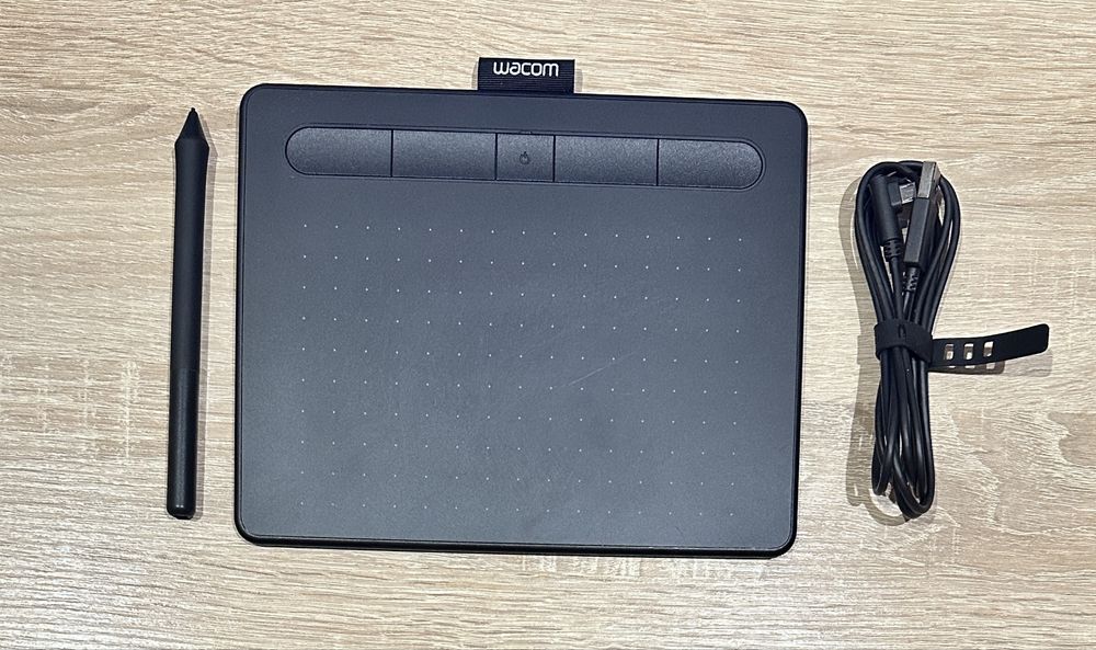Графічний планшет Wacom Intous S