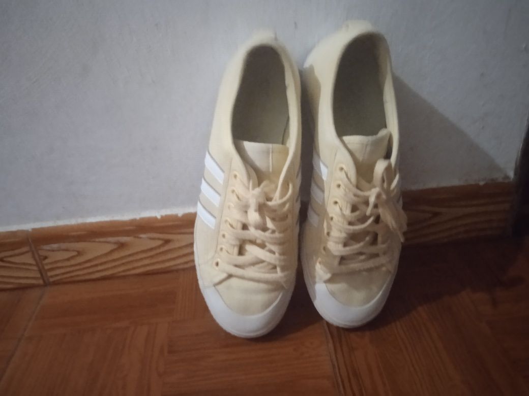 Sapatilhas adidas amarelas