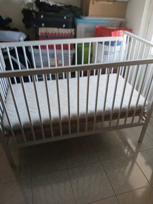 Cama de criança em muito bom estado