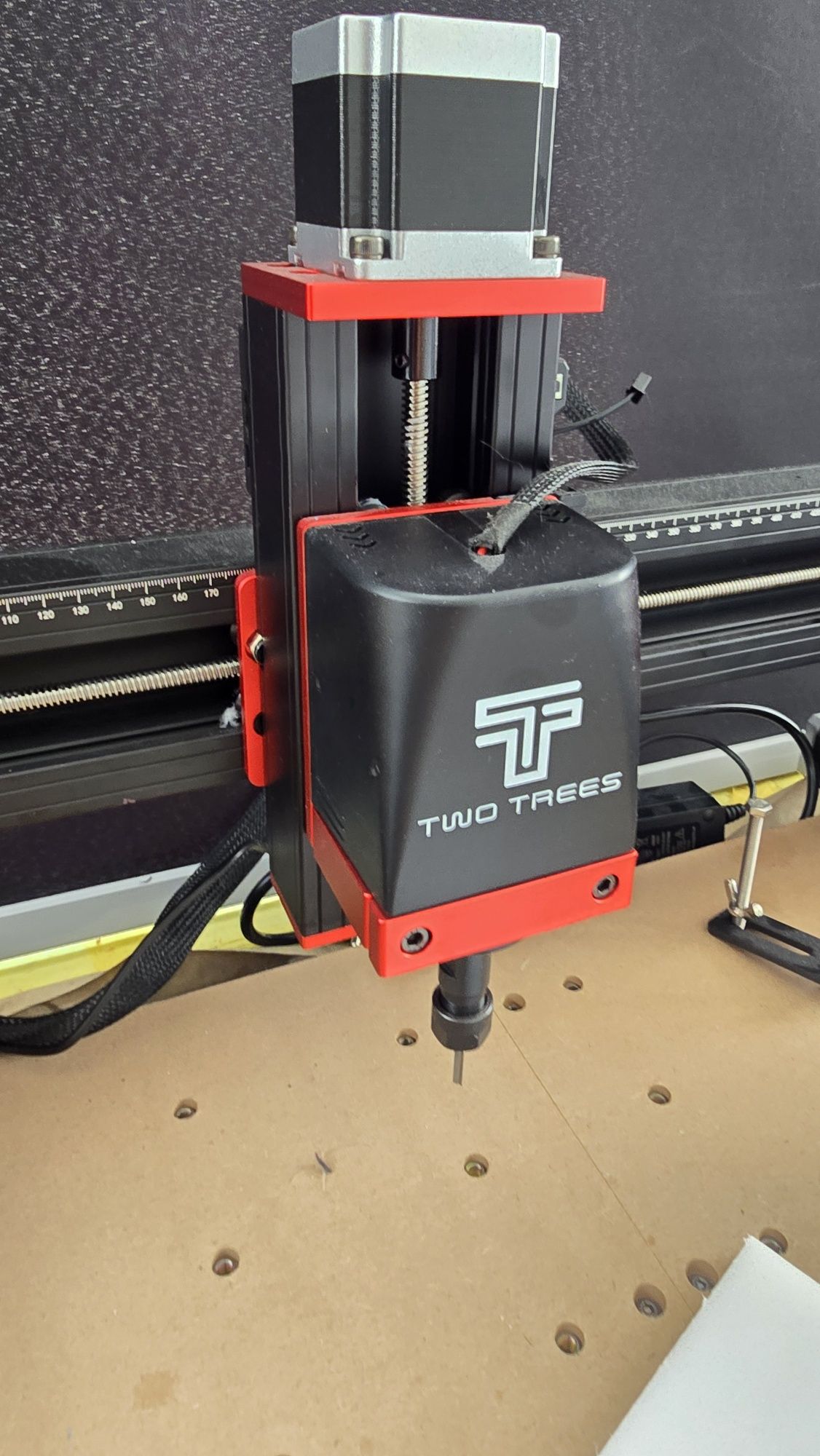 CNC Twotrees TTC-450 PRO
O Twotrees TTC-450 PRO é um router CNC altame