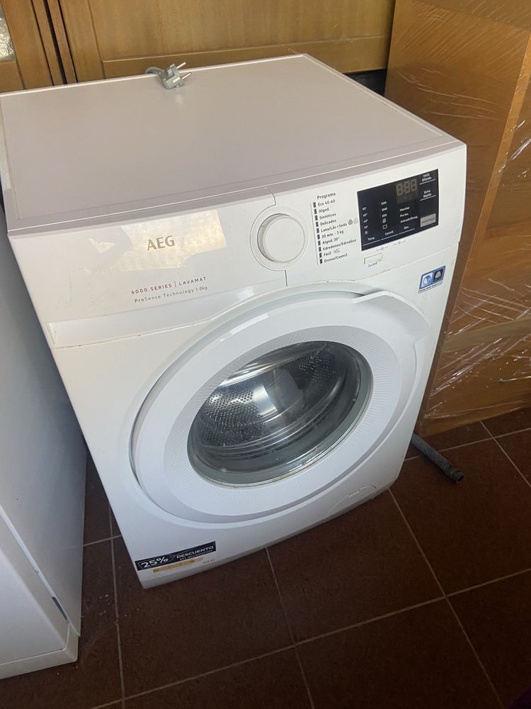 Maquina de levar roupa AEG