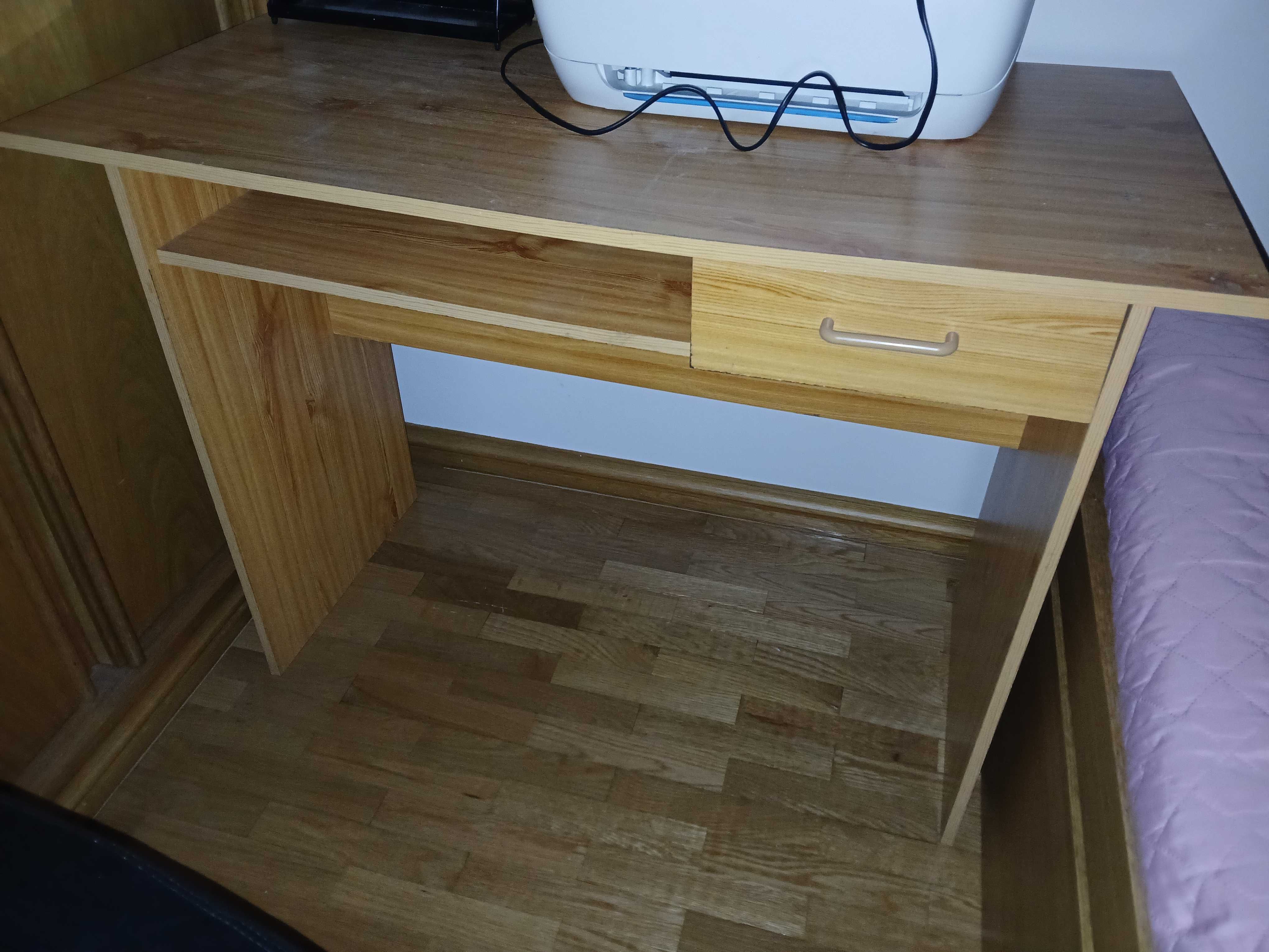 Conjunto Cadeira + secretária + 2 pasteleiras