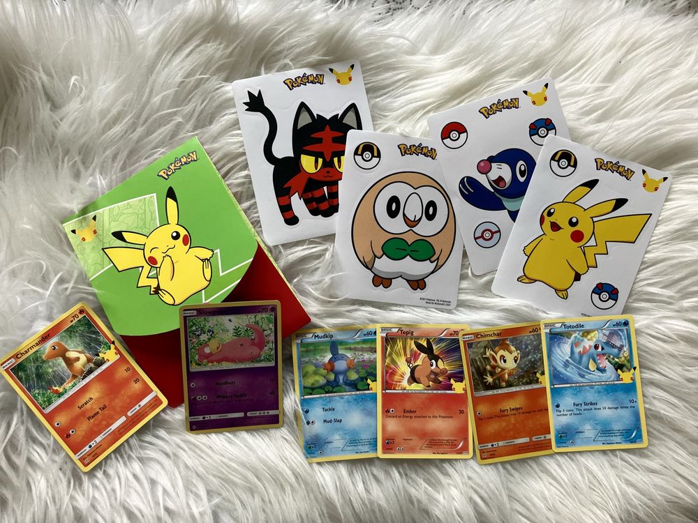 Zestaw. Pokémon. Karty plus naklejki. 11 sztuk