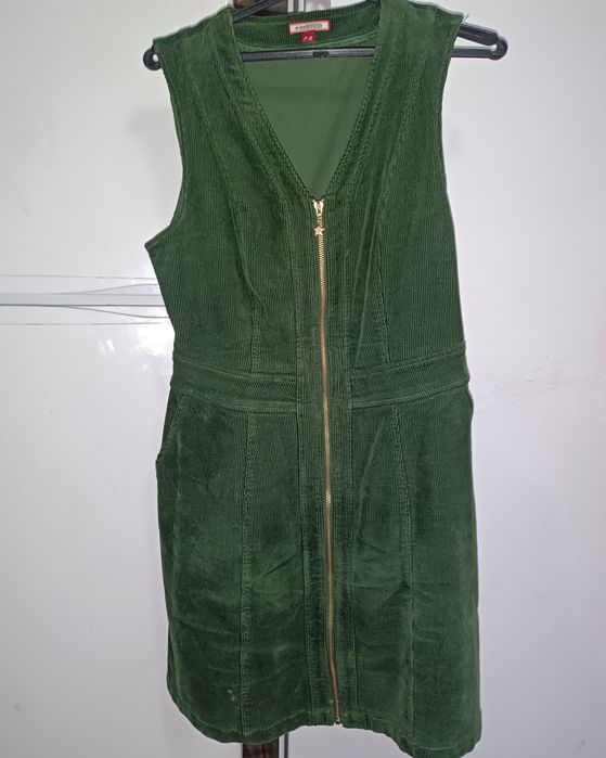 Зелений Вельветовий сарафан розмір М/Л
Вельветове плаття-сарафан, розм