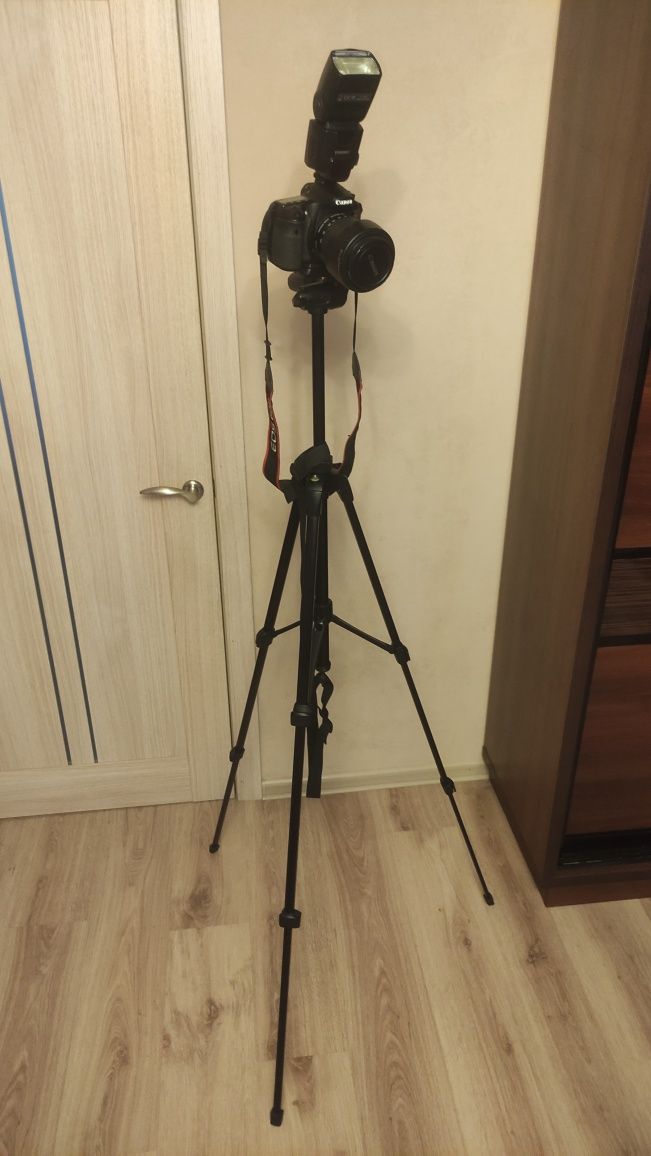 Фотоаппарат Canon 60D, объектив Canon18-135 STM, вспышкаYN500, тринога