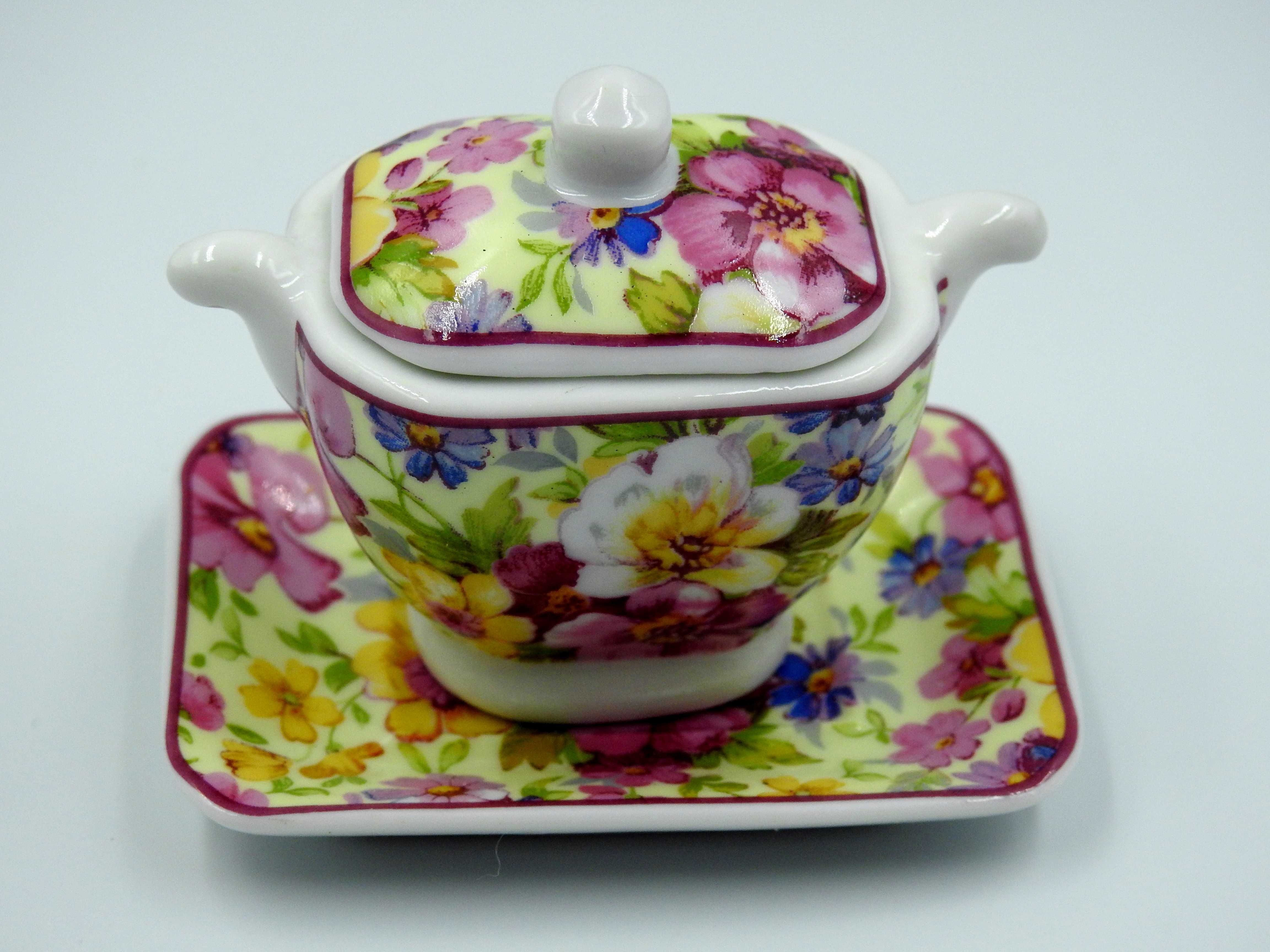 Porcelain Art mini waza miniaturka z porcelany -sygnowana