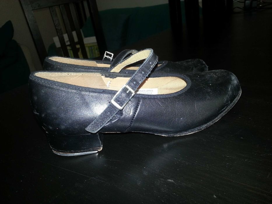 Sapatos de sapateado, em pele, da marca Bloch