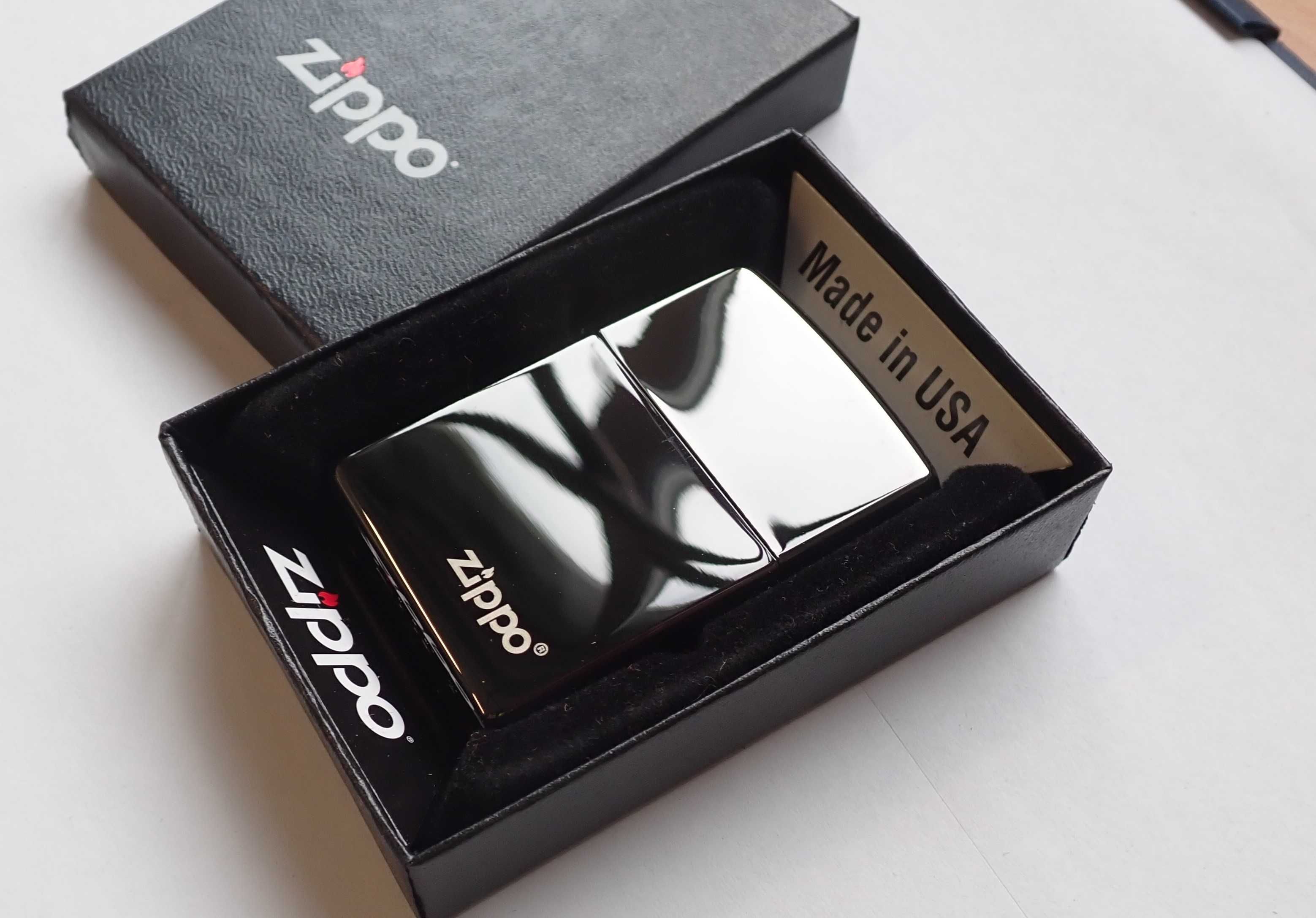 Zapalniczka Zippo Ebony z logo