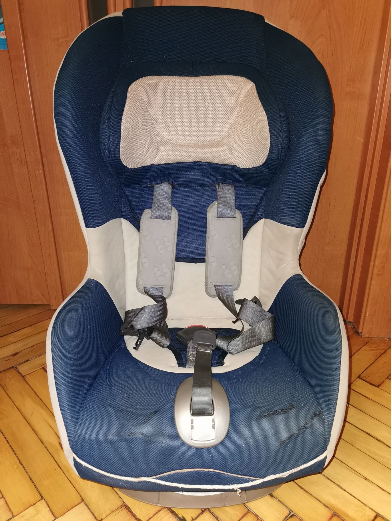 Автокрісло Chicco Artsana universal 9-18 kg