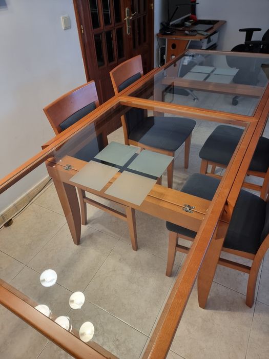 Mesa de Sala de Sala de Jantar com quatro cadeiras