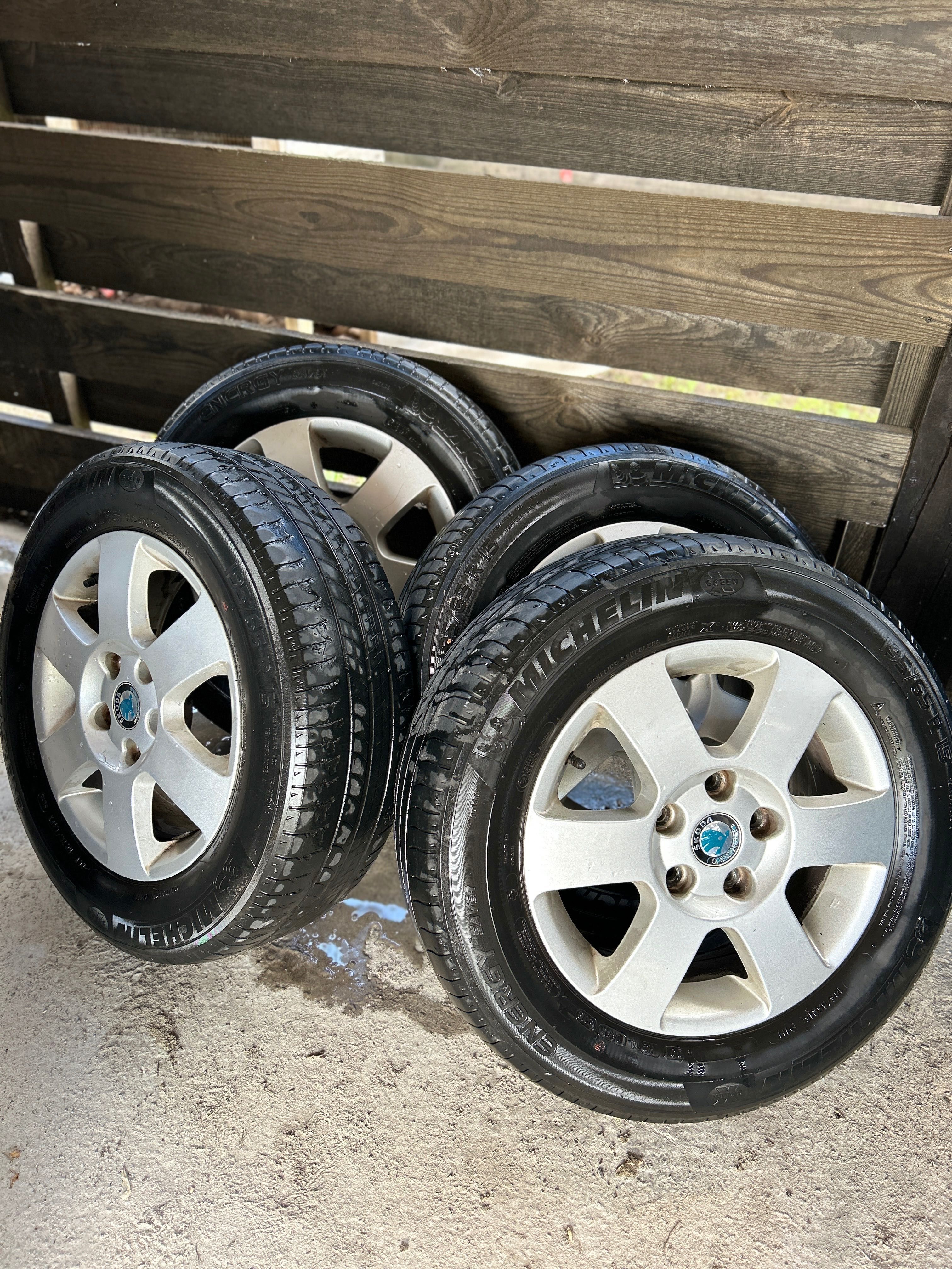Диски Skoda 5*112 R15 з шинами Michelin 195/65 в хорошому стані