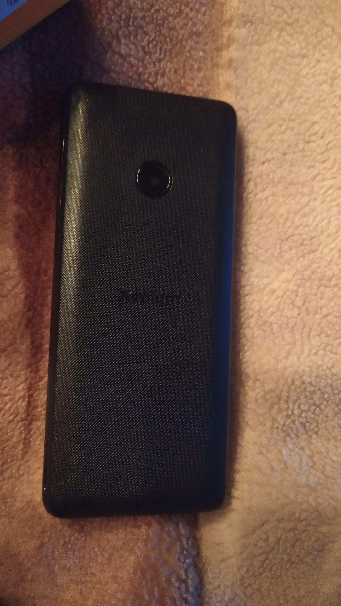 Мобильный Philips xenium E169