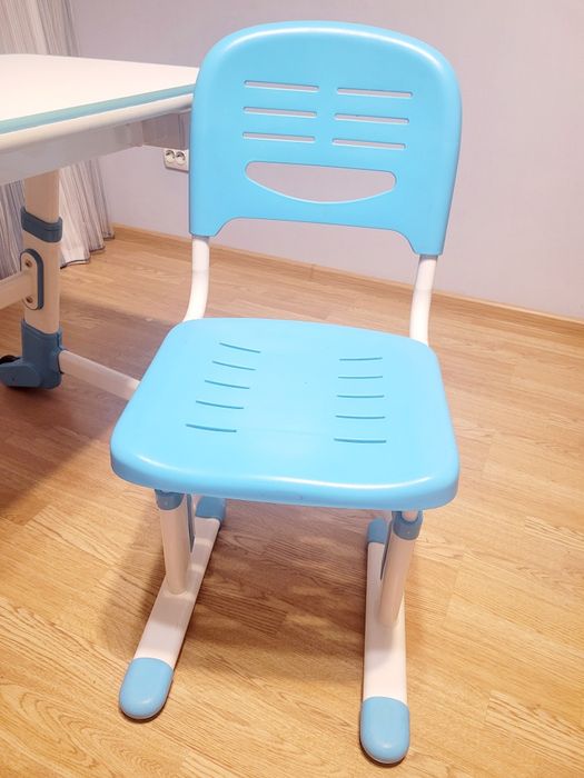 Стіл письмовий-трансформер і стілець Fundesk