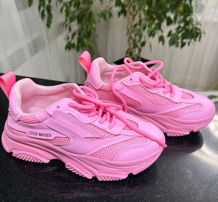 Дуже красиві і стильні кросівки Steve Madden розмір 33-34 євро