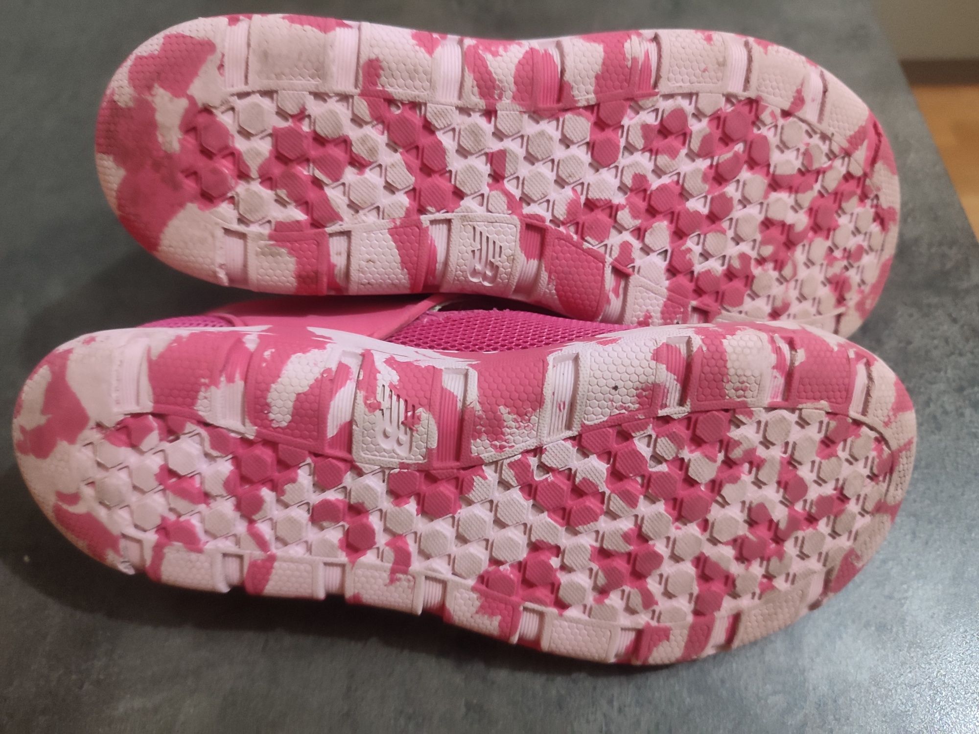 Рожеві макосіни на дівчинку крокси crocs Нью беленс new balance 22 стє