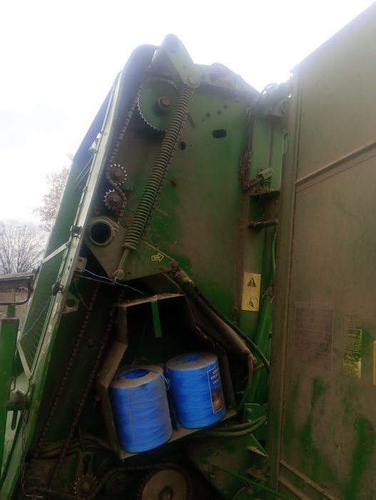 Prasa John Deere 550