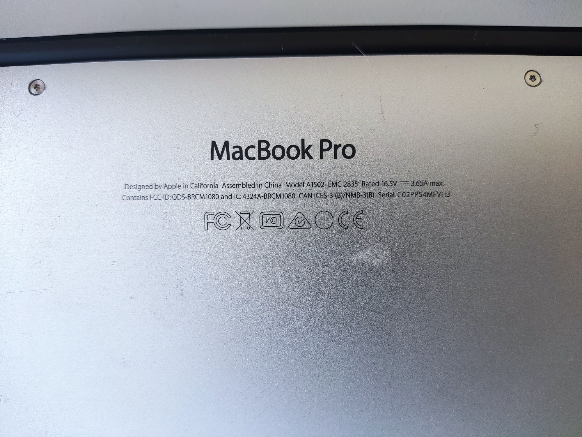 Apple MacBook Pro 13' 2015 Retina, Intel Core i5, 8/256 gb, video 2gb