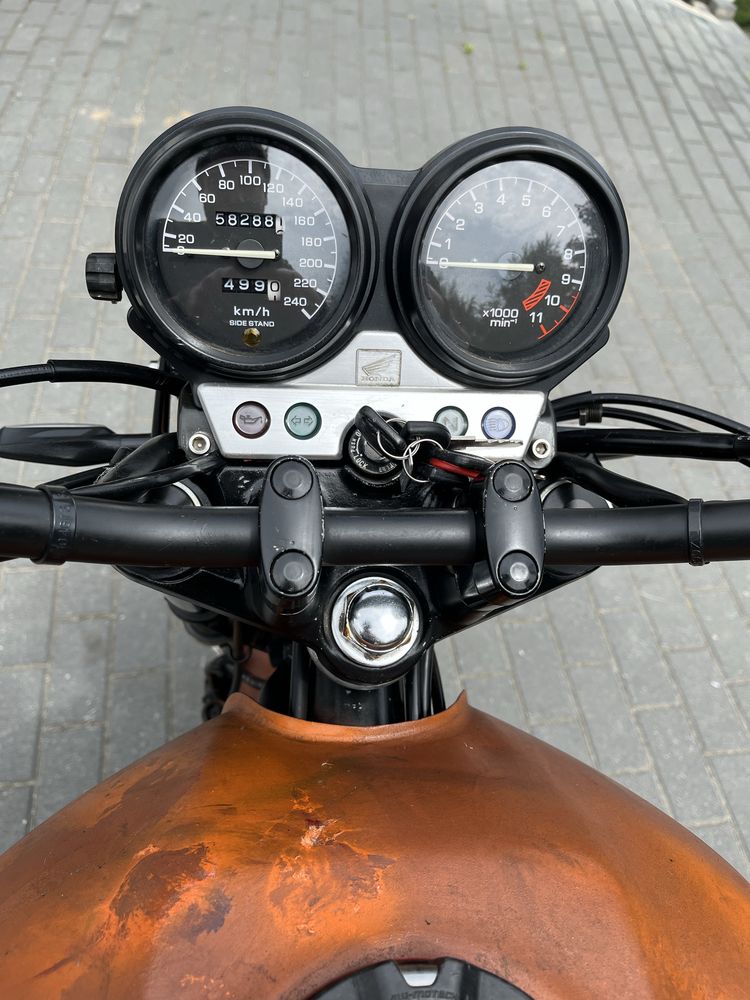 Honda CB 750 Seven Fifty, poza prokektem malowania caly w orygnale