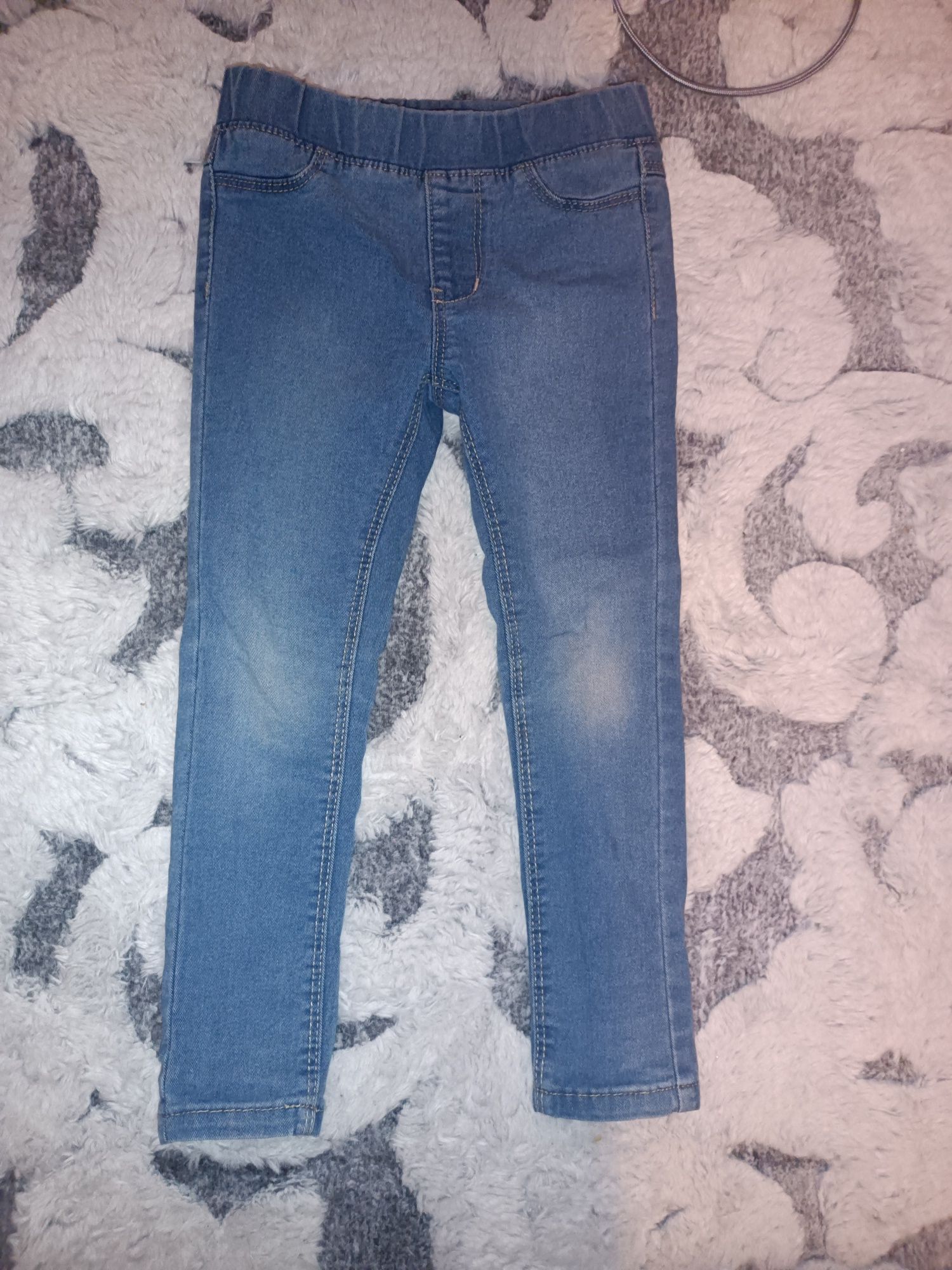 Treginsy jeansy miękkie 98/104