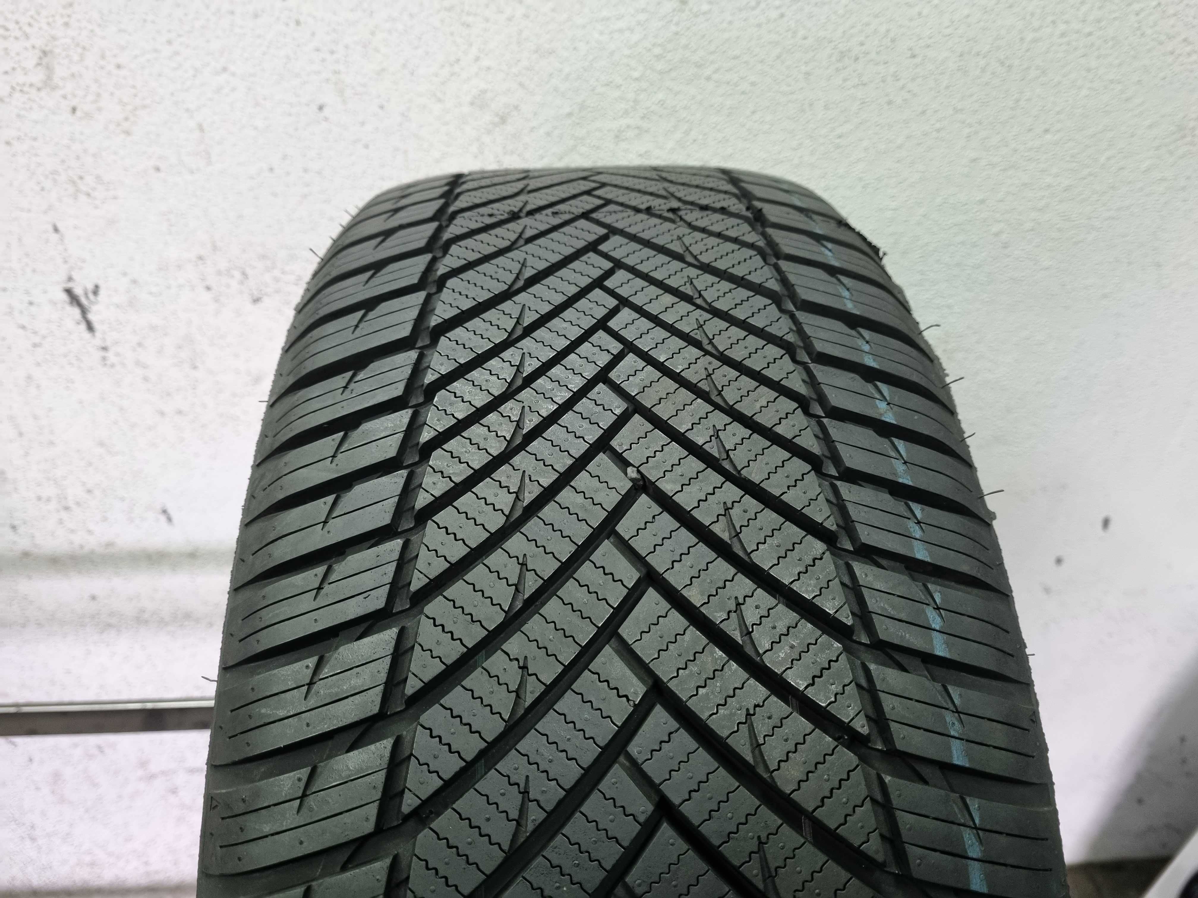 235/45ZR18 98Y Imperial AllseasonDriver D.3224