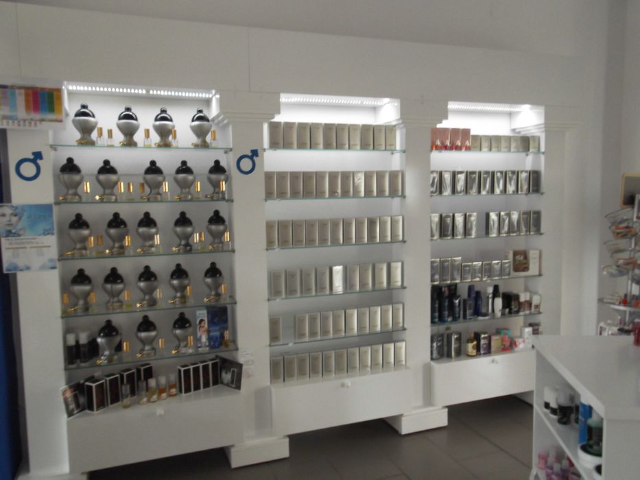 Armário Estante de Loja branco lacado