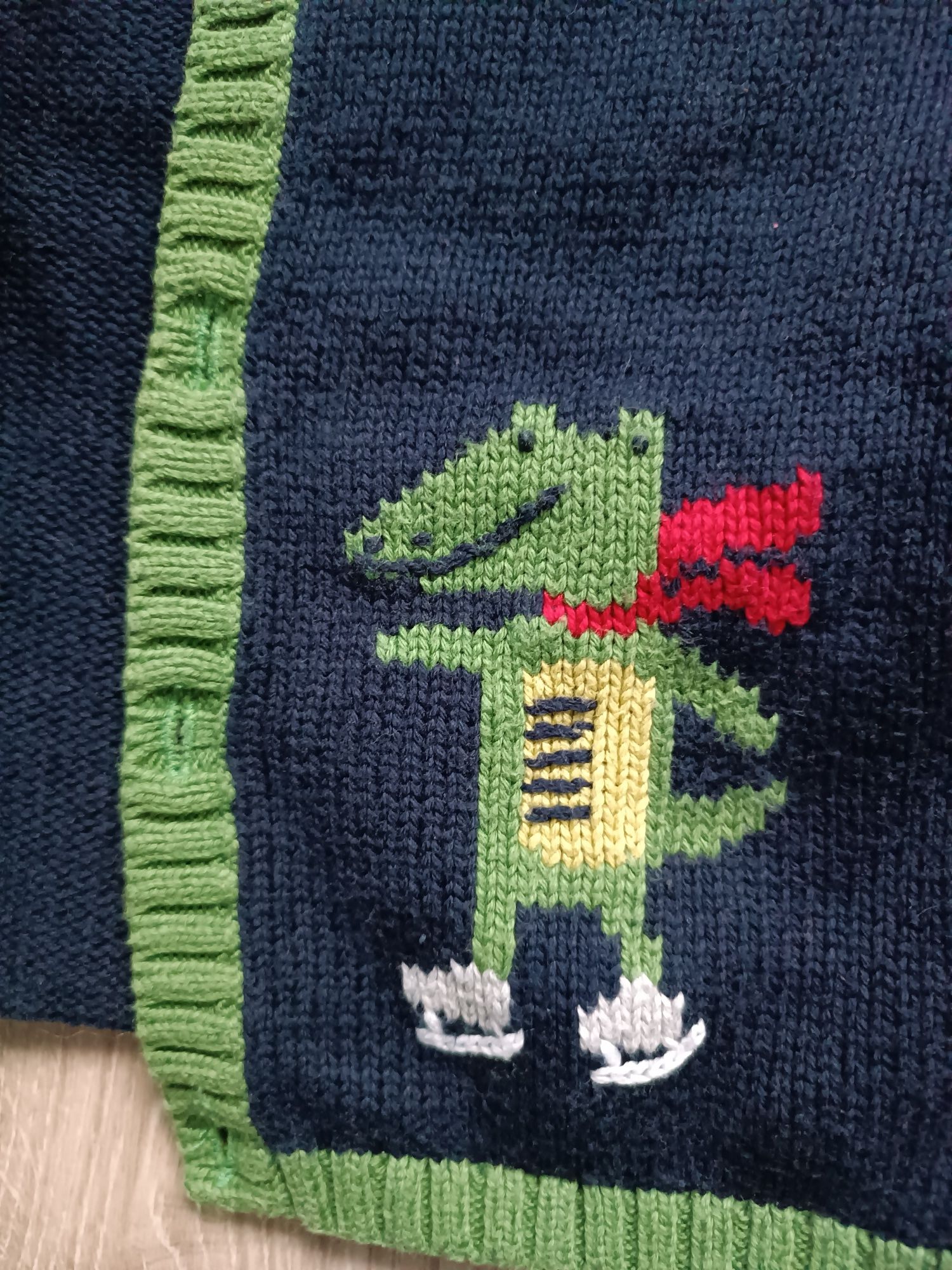 Sweterek odpinany granatowy zielony z krokodylem