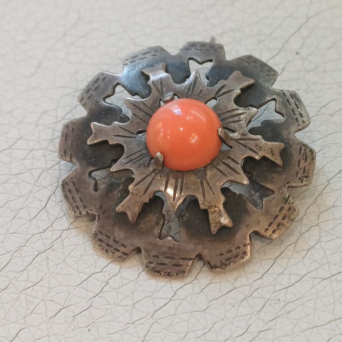 Srebrna broszka Vintage