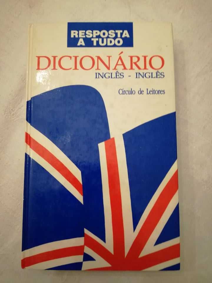 2 dicionários (inglês-inglês e verbos franceses) e  1 enciclopédia