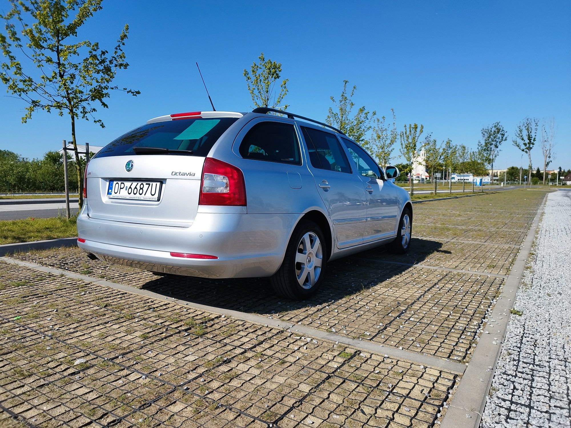Octavia 2 kombi Ambiente 1.6 Mpi 102km - ładny stan