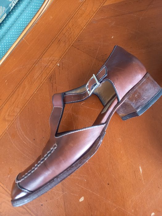Włoskie brązowe buciki szyte ręcznie