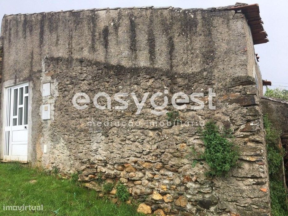 Moradia Rústica por Recuperar na Aldeia de Secarias, Arganil