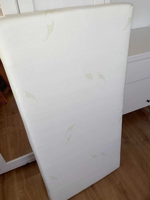 Drewniane Łóżeczko 120x60 bez szuflady, białe + materac + pościel