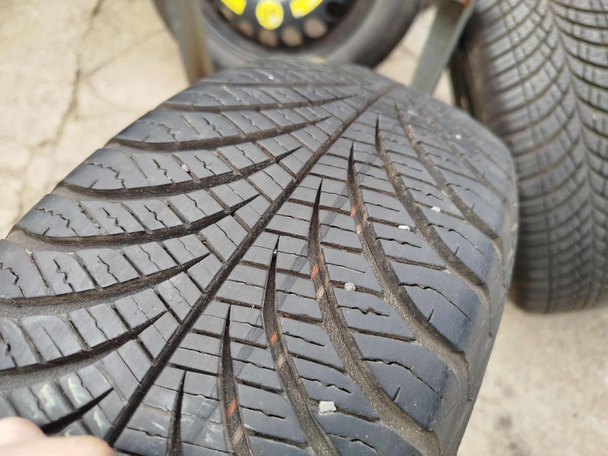Opony 2szt 185/65/15 88T Goodyear Vector 4Seasons Gen2