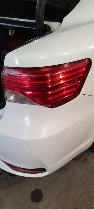 Внешний задний фонарь Тайота Авенсис т270