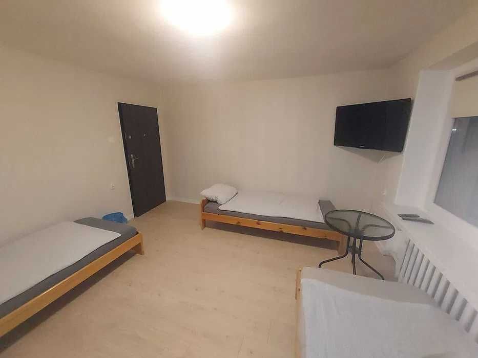 NOCLEGI KWATERY Pokoje do wynajęcia z łazienkami Tanio dla pracowników