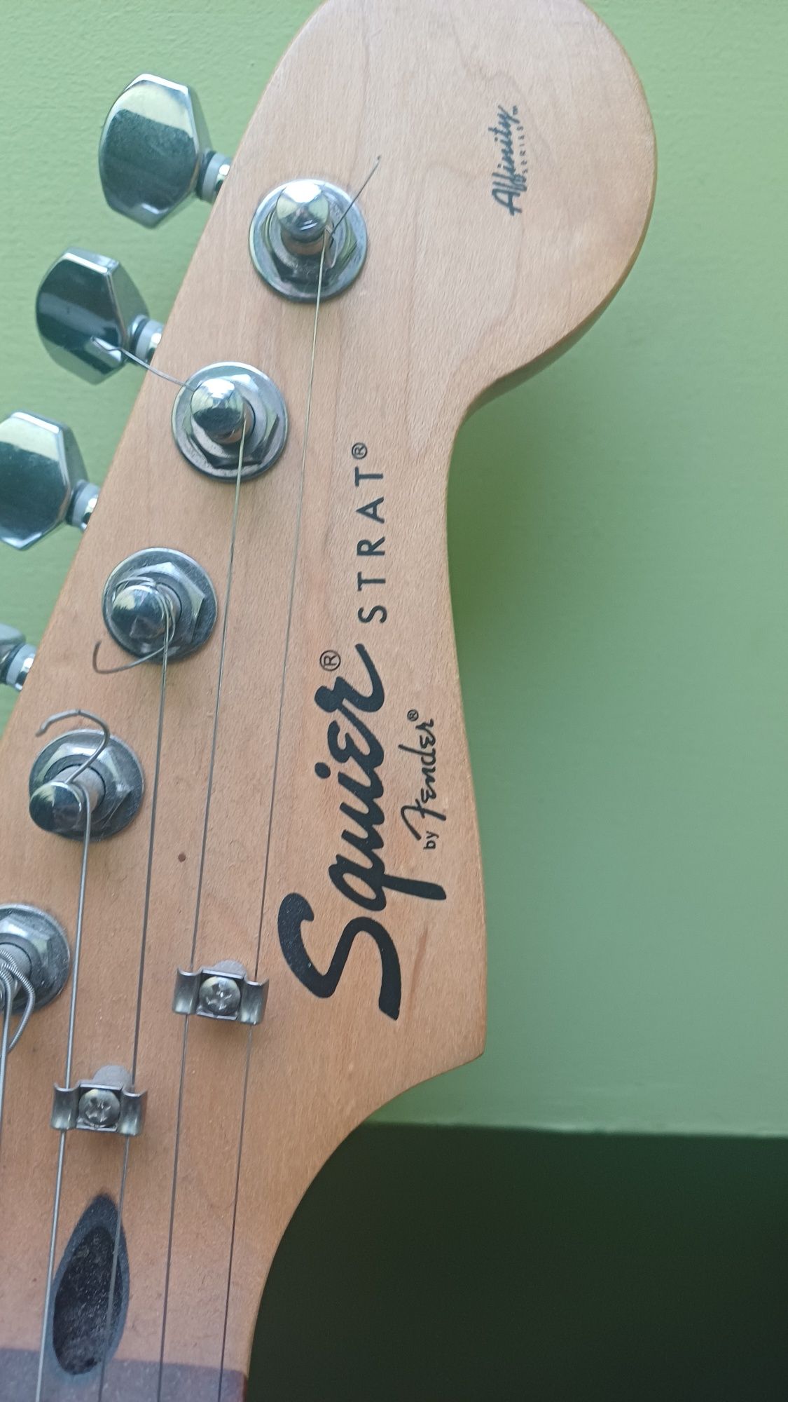Squier Affinity Stratocaster SSS 2010 (by Fender) gitara + pokrowiec