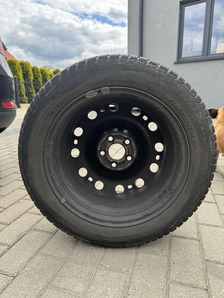 Opony 15 zimowe Pirelli na stalówkach