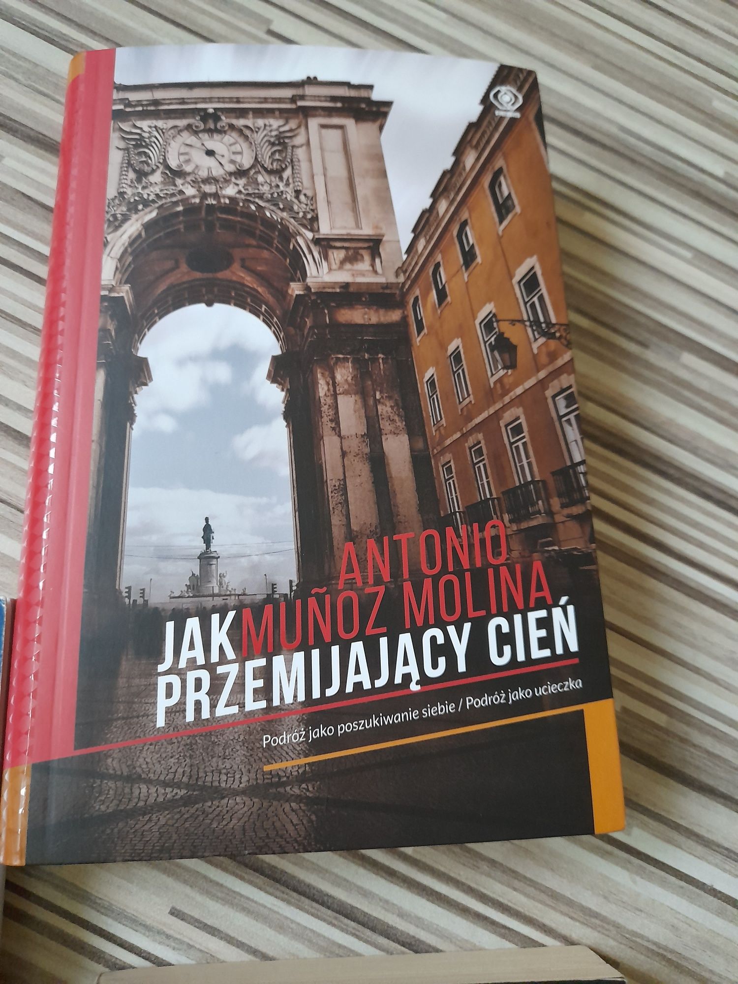 Zestaw książek o tematyce angielskiej