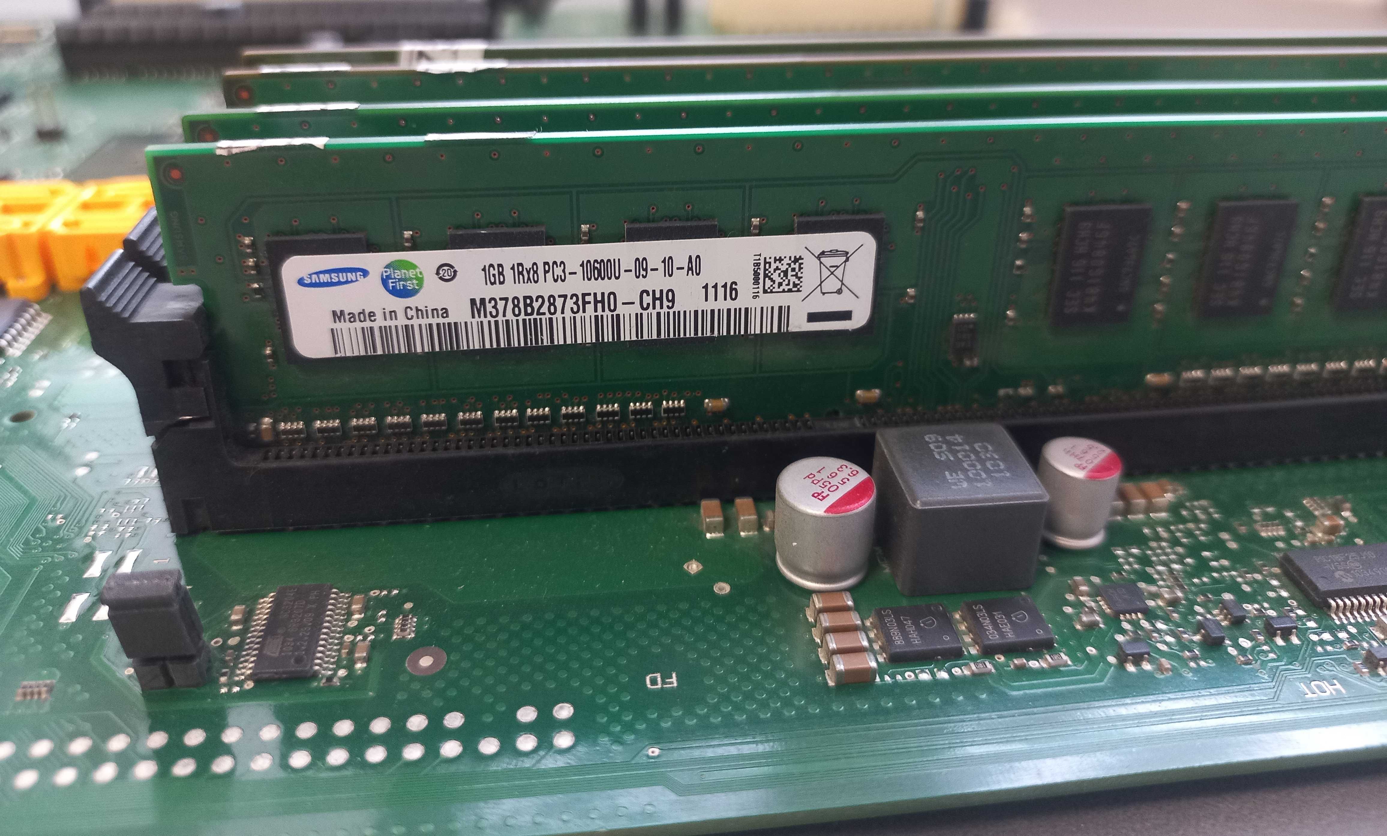 Продам комплект Fujitsu D2912-A12 (материнка+CPU+RAM)
