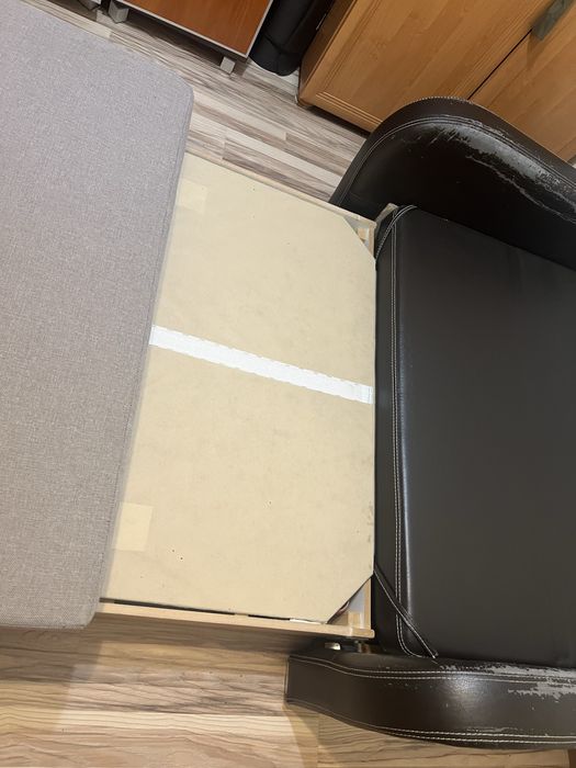 Dwuosobowa sofa pojemnik