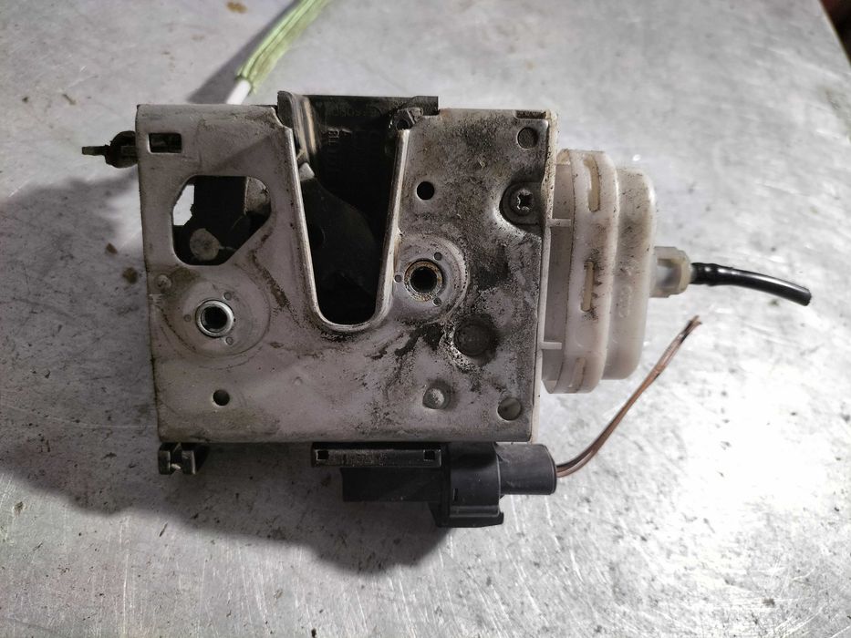 Zamek drzwi przednich Audi A3