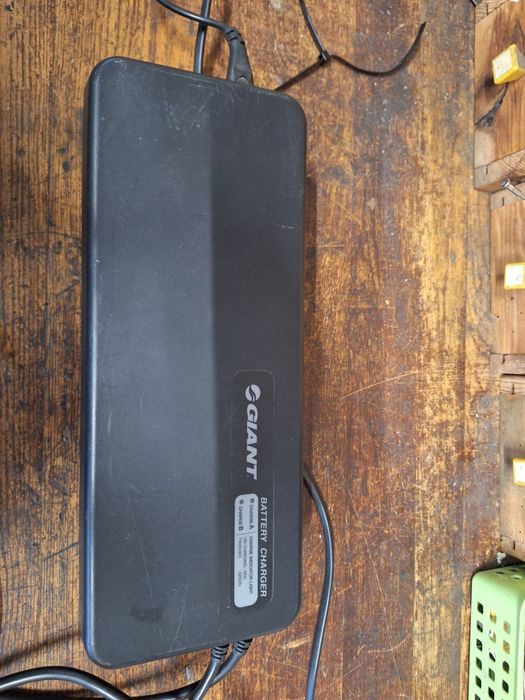 Ładowarka do roweru elektrycznego Giant 5 Pin 100%