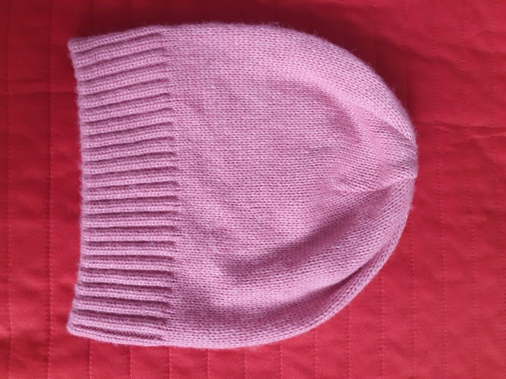 Damska różowa czapka